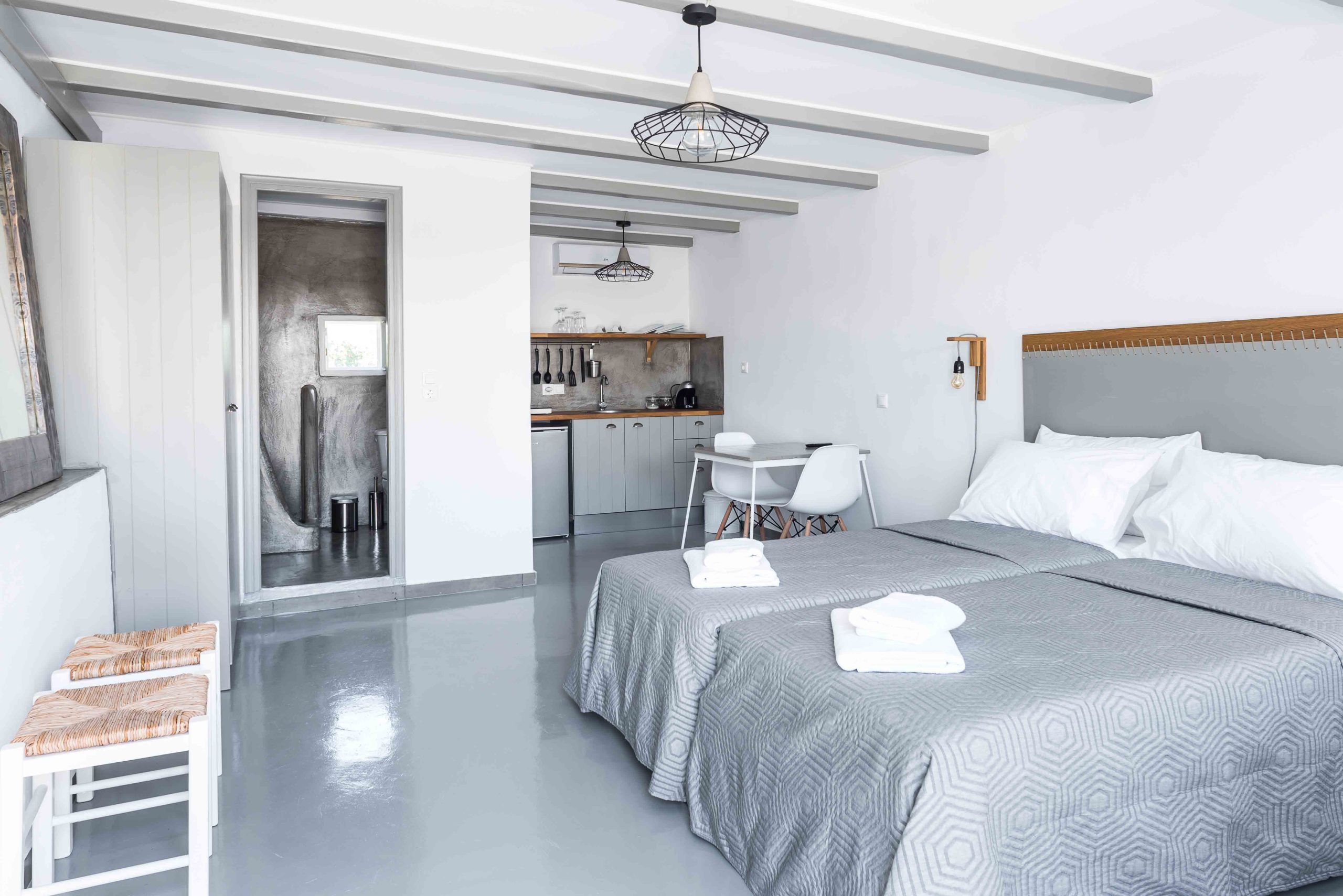 White And Grey – Μύκονος